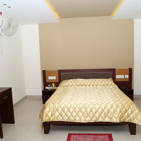 Hazmi Inn Perintalmanna Extérieur photo