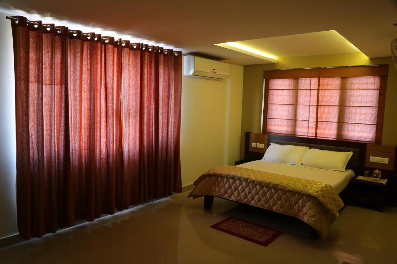 Hazmi Inn Perintalmanna Extérieur photo