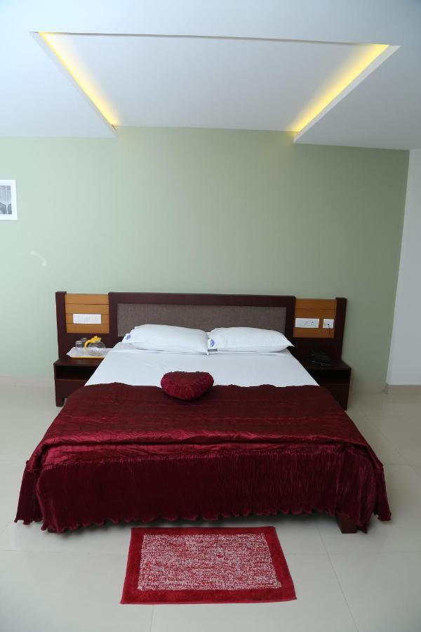 Hazmi Inn Perintalmanna Extérieur photo